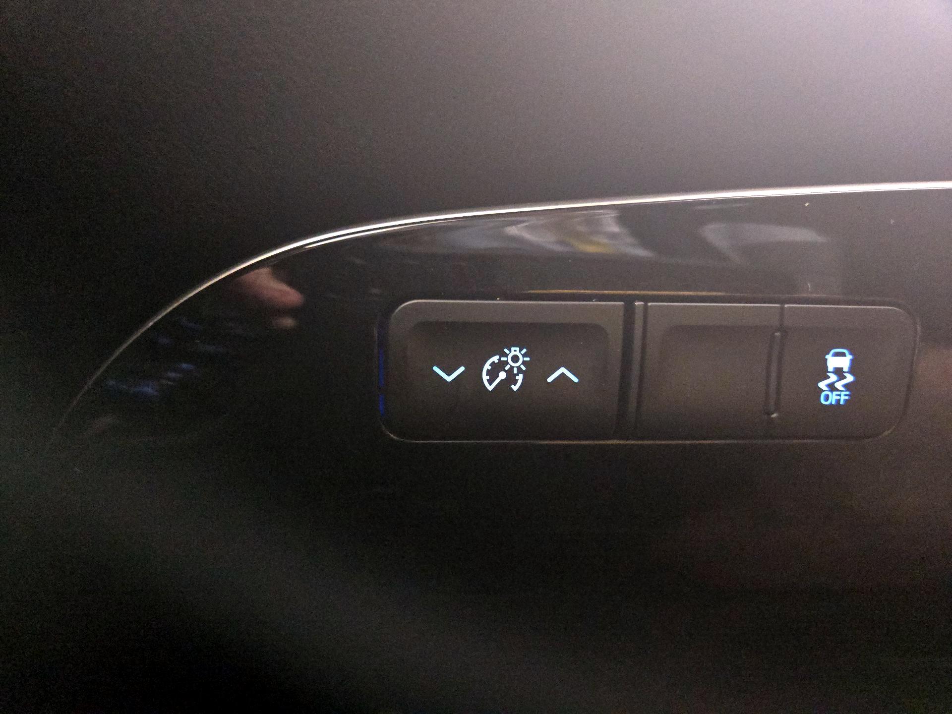 Thumbnail: 2016 Toyota Prius - 13