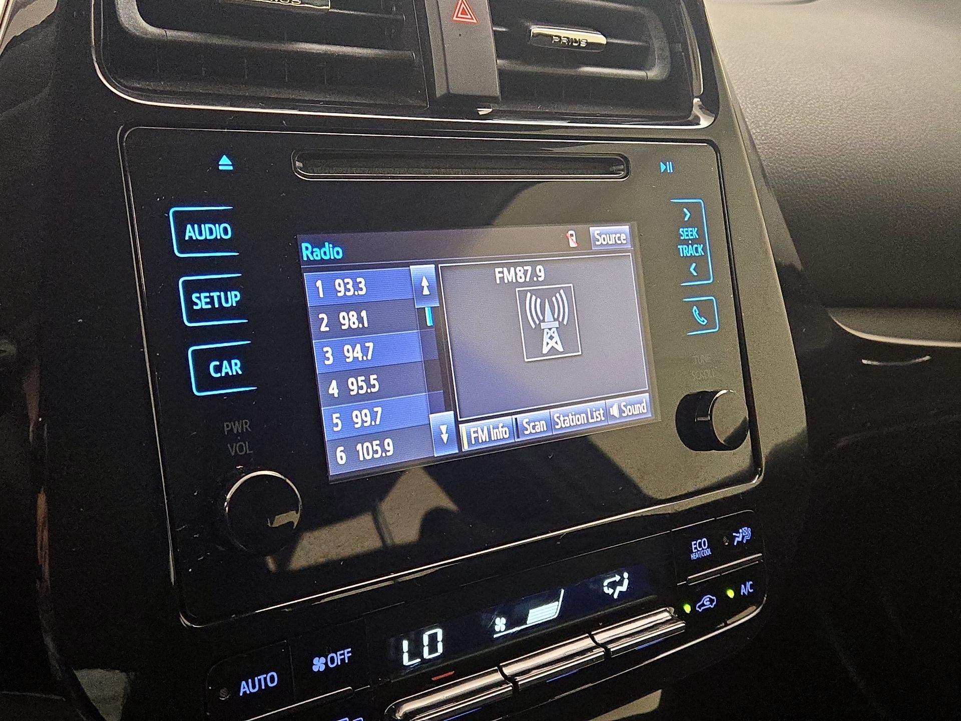 Thumbnail: 2016 Toyota Prius - 15