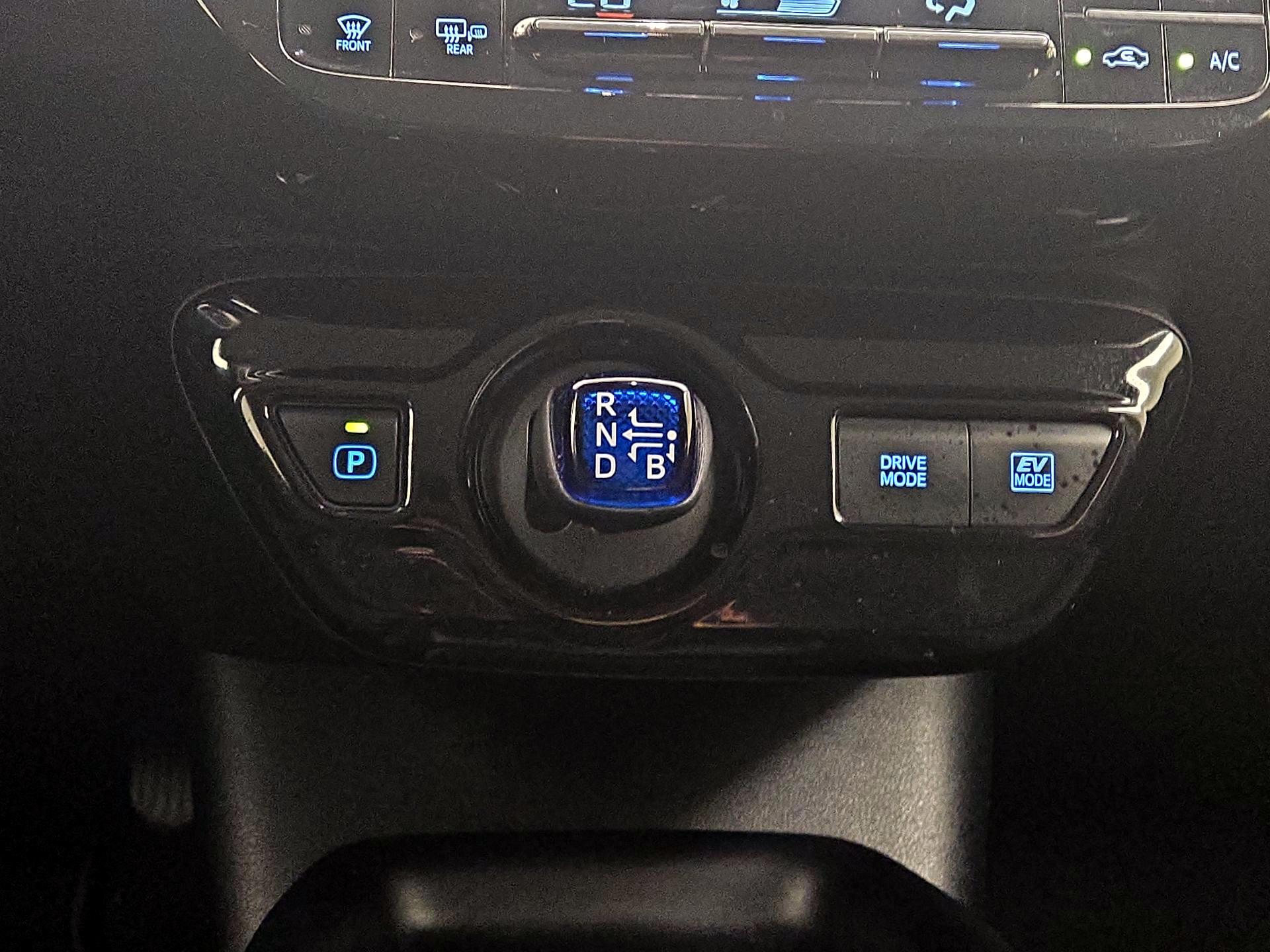 Thumbnail: 2016 Toyota Prius - 17