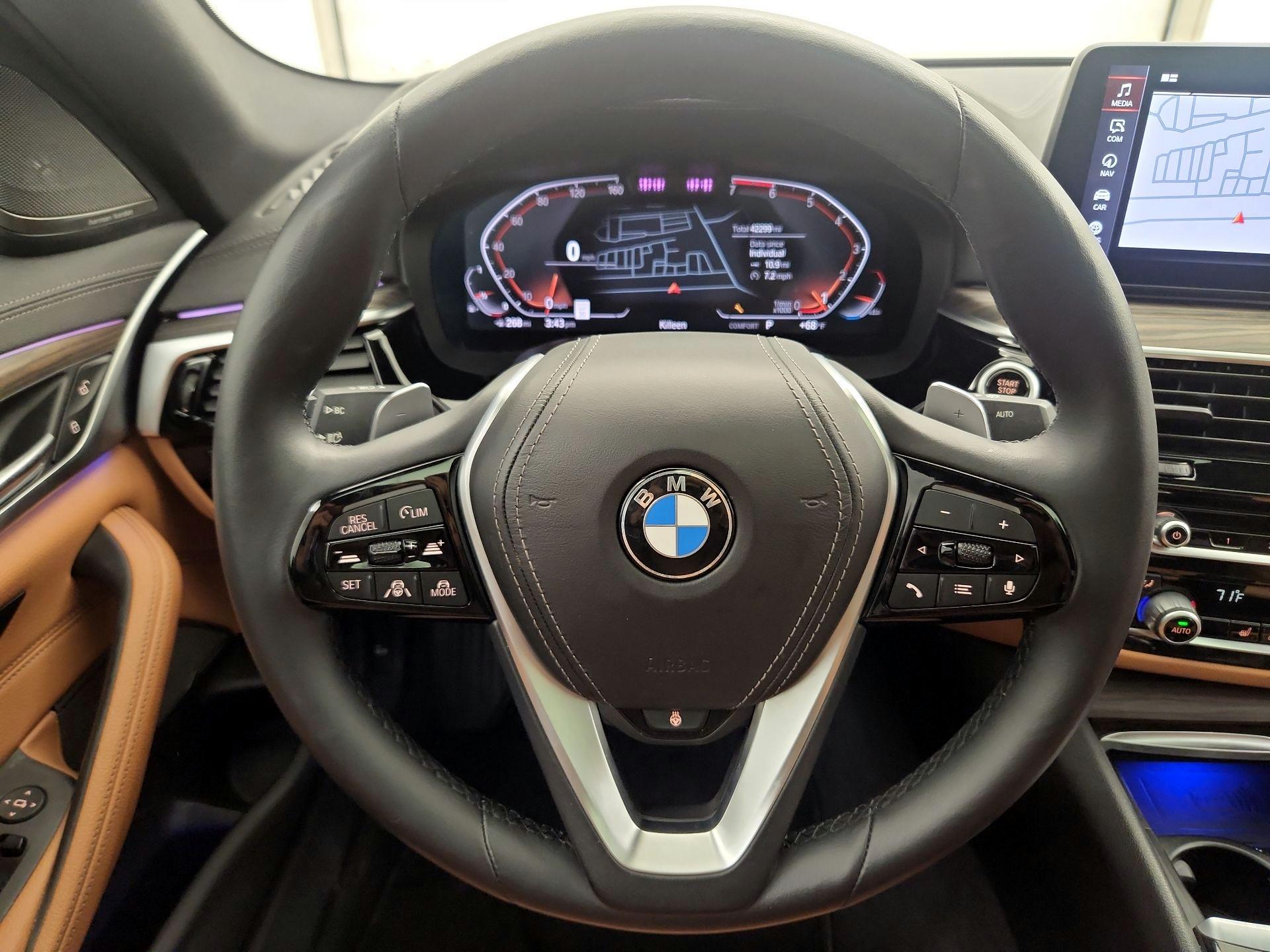 Thumbnail: 2023 BMW 5 Series - 10