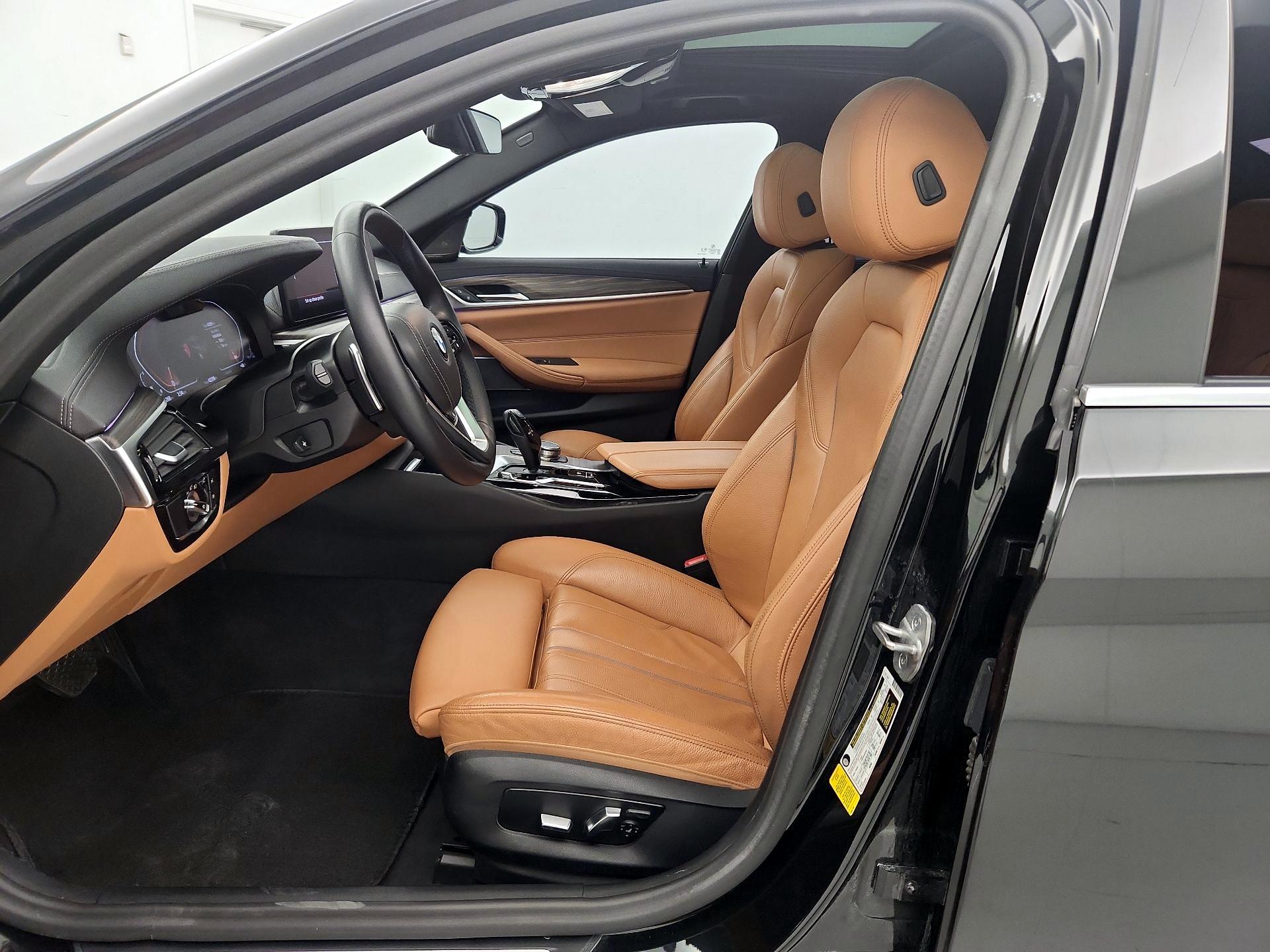 Thumbnail: 2023 BMW 5 Series - 11