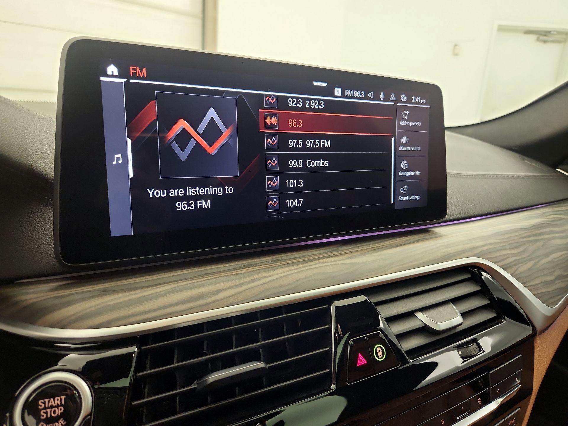 Thumbnail: 2023 BMW 5 Series - 16