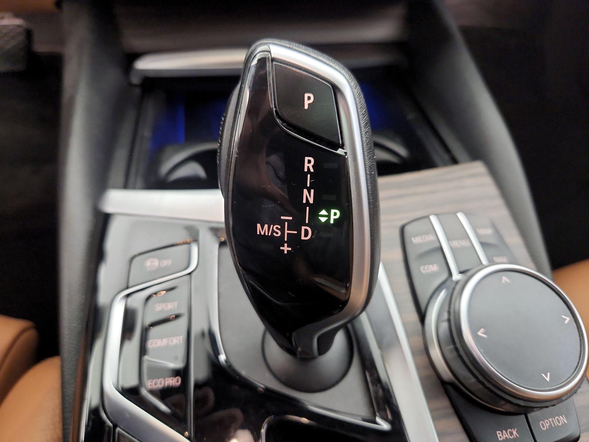 Thumbnail: 2023 BMW 5 Series - 18