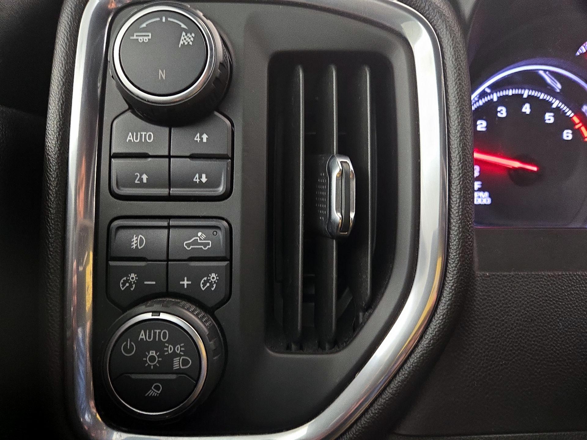 Thumbnail: 2019 Chevrolet Silverado 1500 - 13