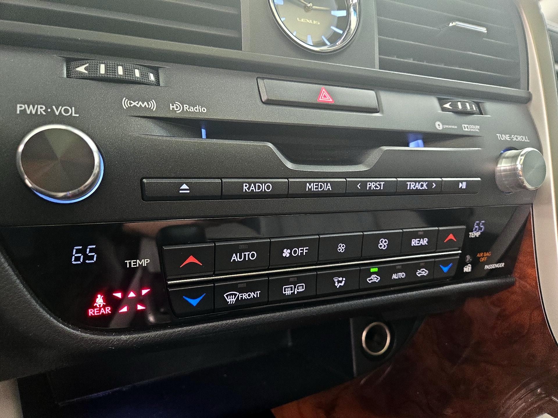 Thumbnail: 2019 Lexus RX - 17