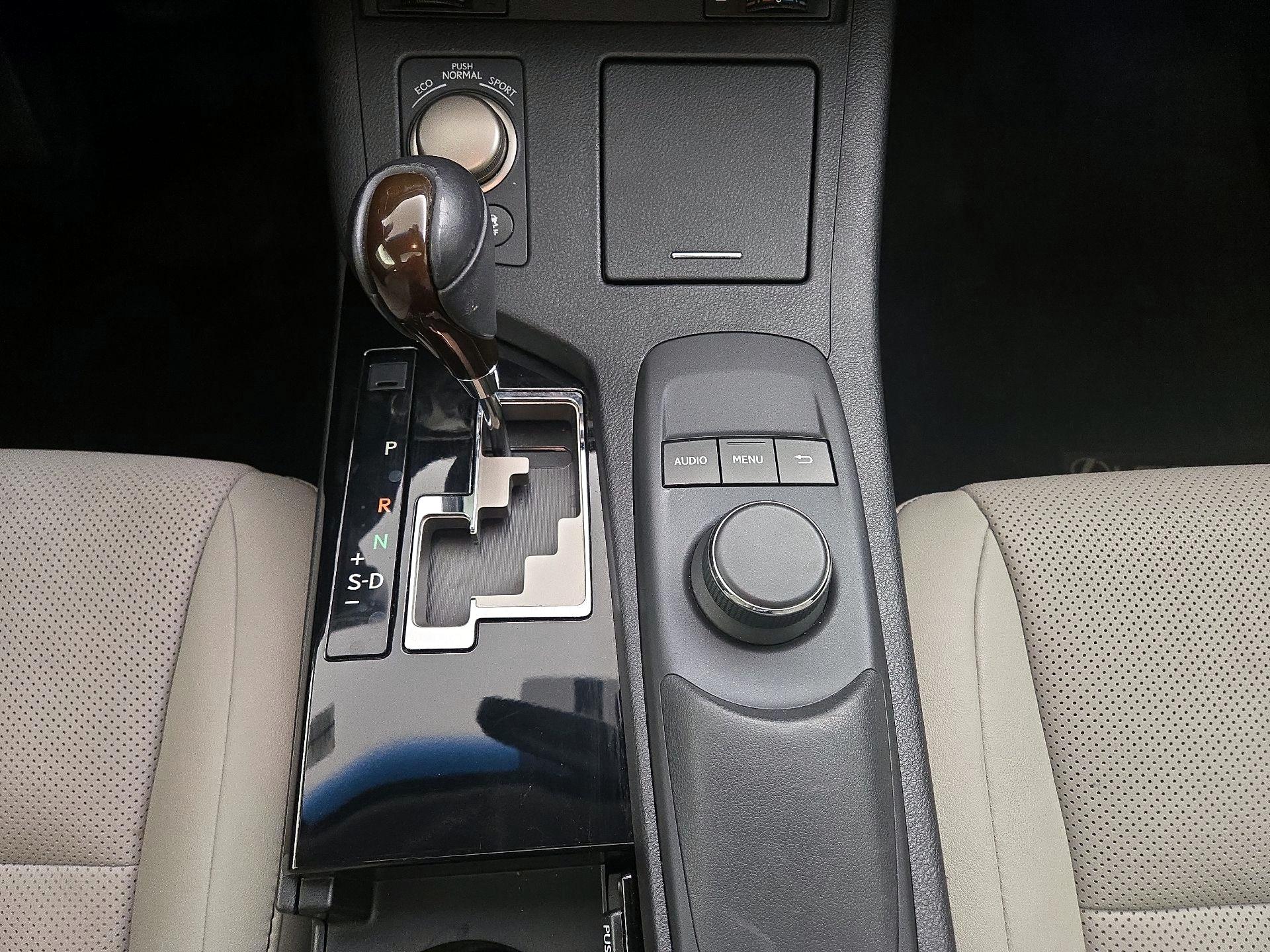 Thumbnail: 2015 Lexus ES - 17