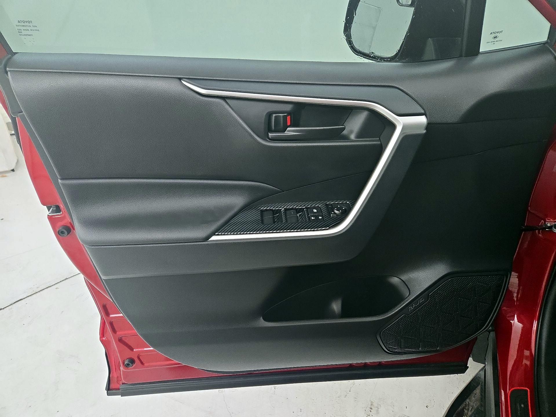 Thumbnail: 2025 Toyota RAV4 - 12