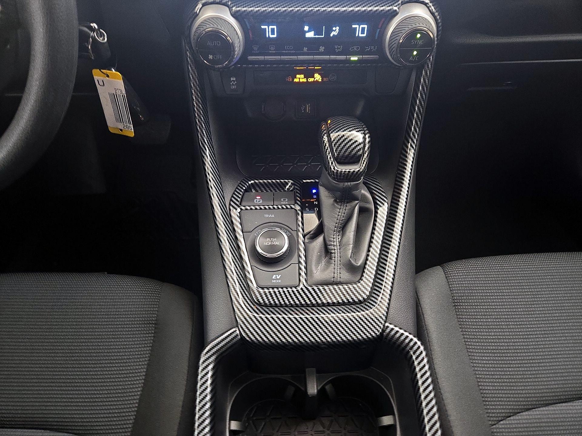 Thumbnail: 2025 Toyota RAV4 - 17