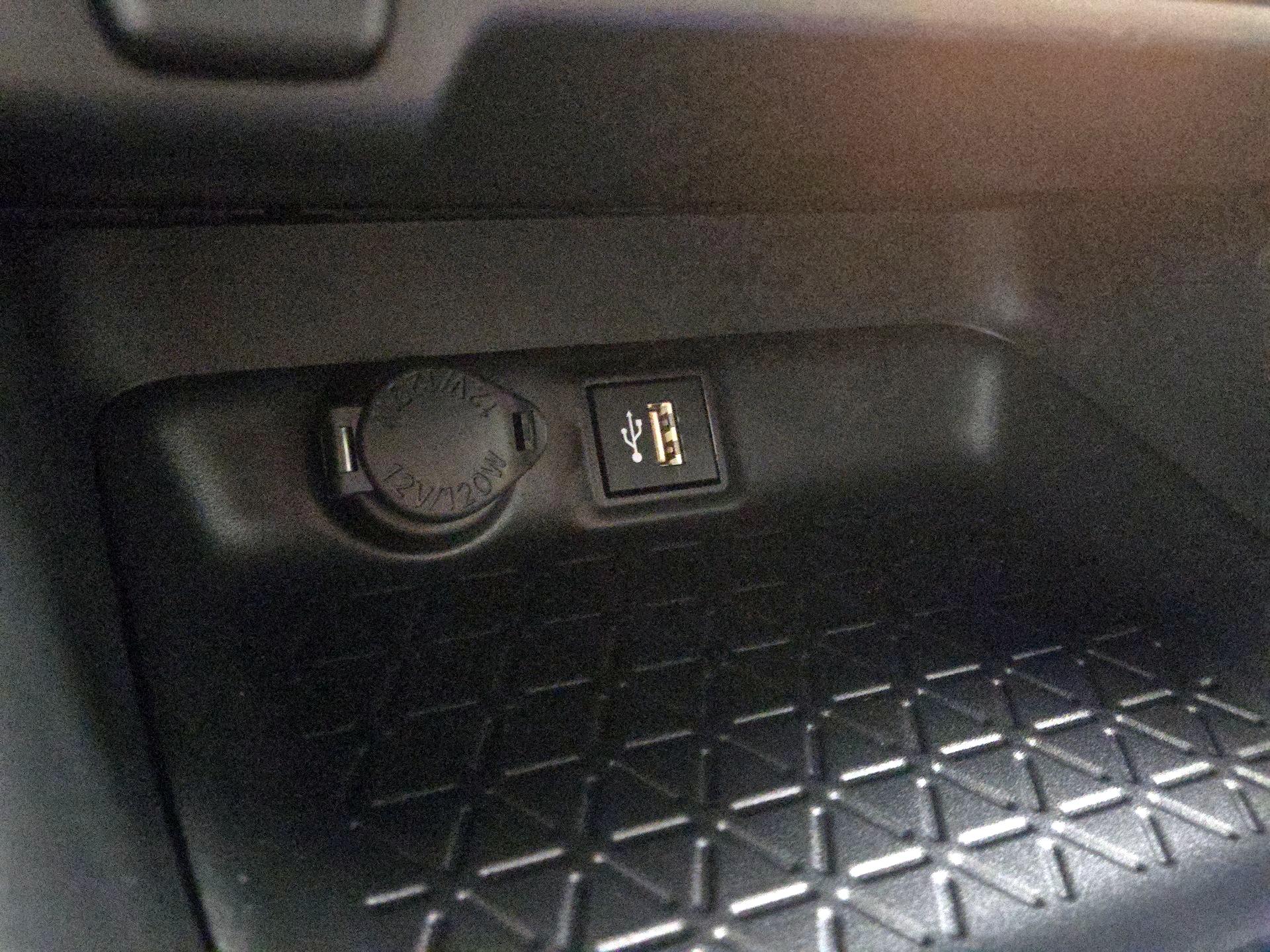 Thumbnail: 2025 Toyota RAV4 - 18