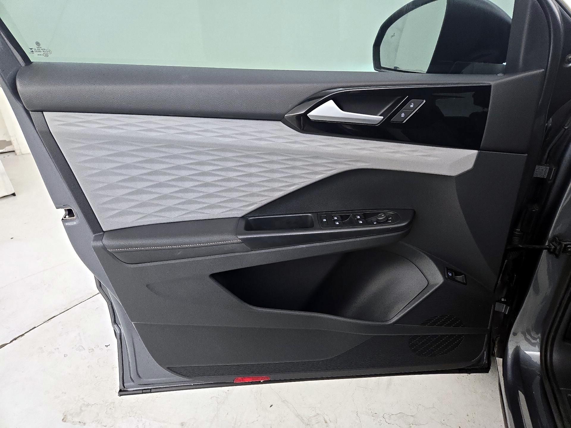 Thumbnail: 2024 Volkswagen Taos - 12