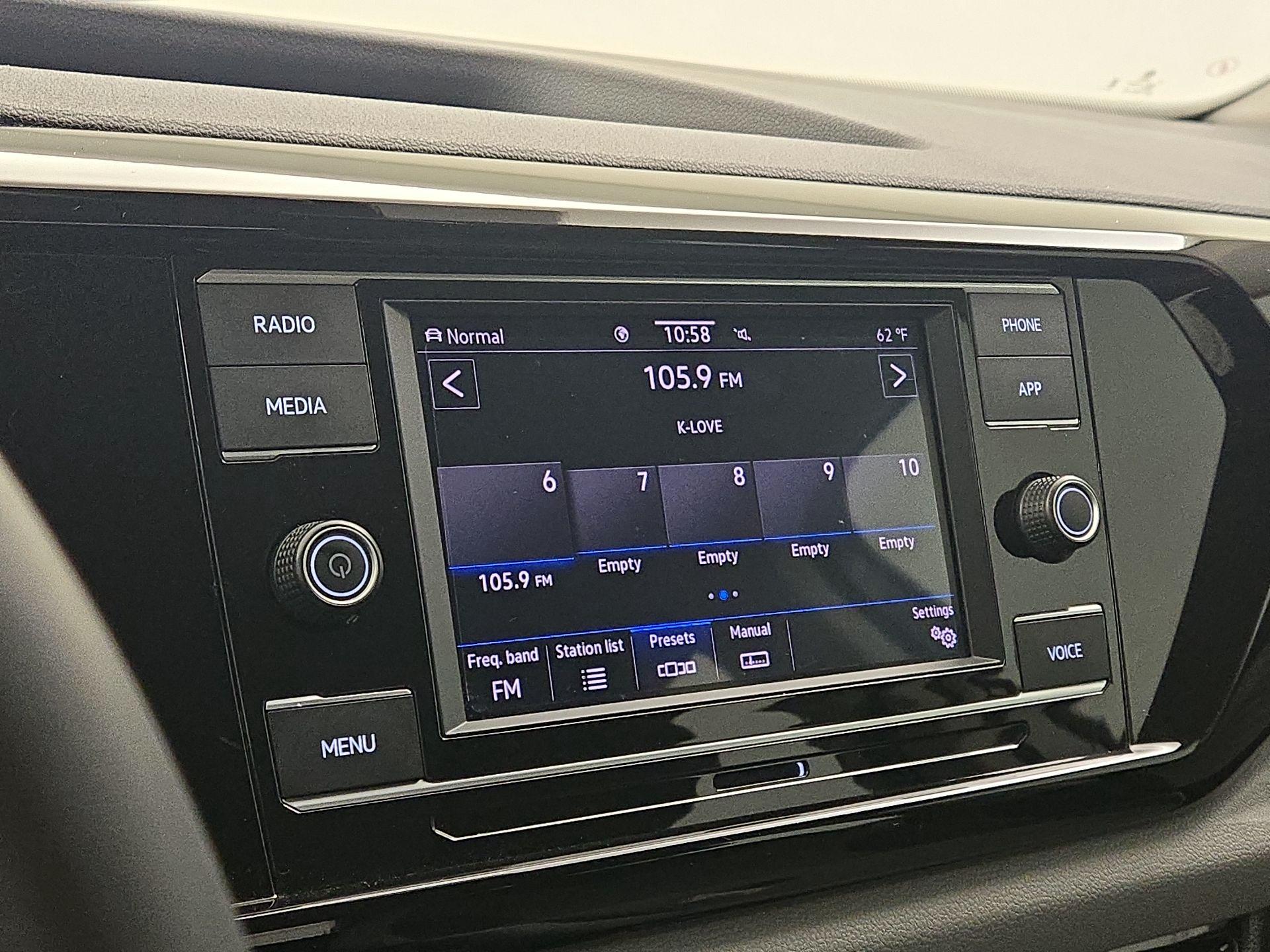 Thumbnail: 2024 Volkswagen Taos - 15