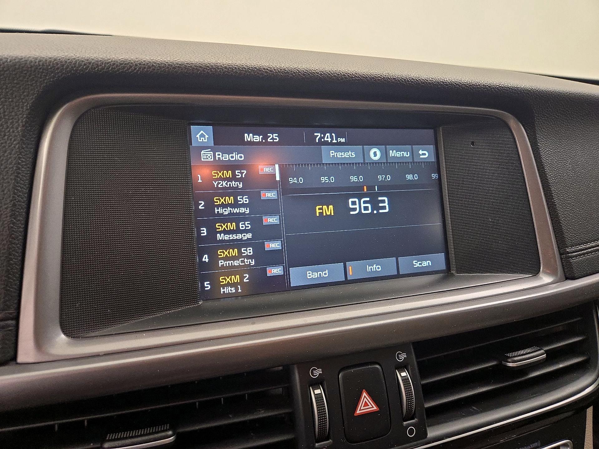 Thumbnail: 2018 Kia Optima - 15