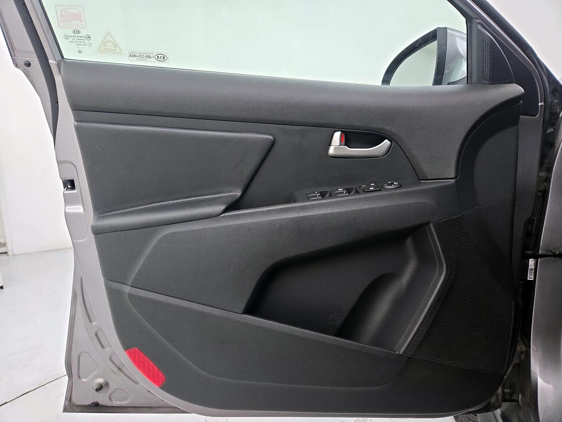 Thumbnail: 2014 Kia Sportage - 12