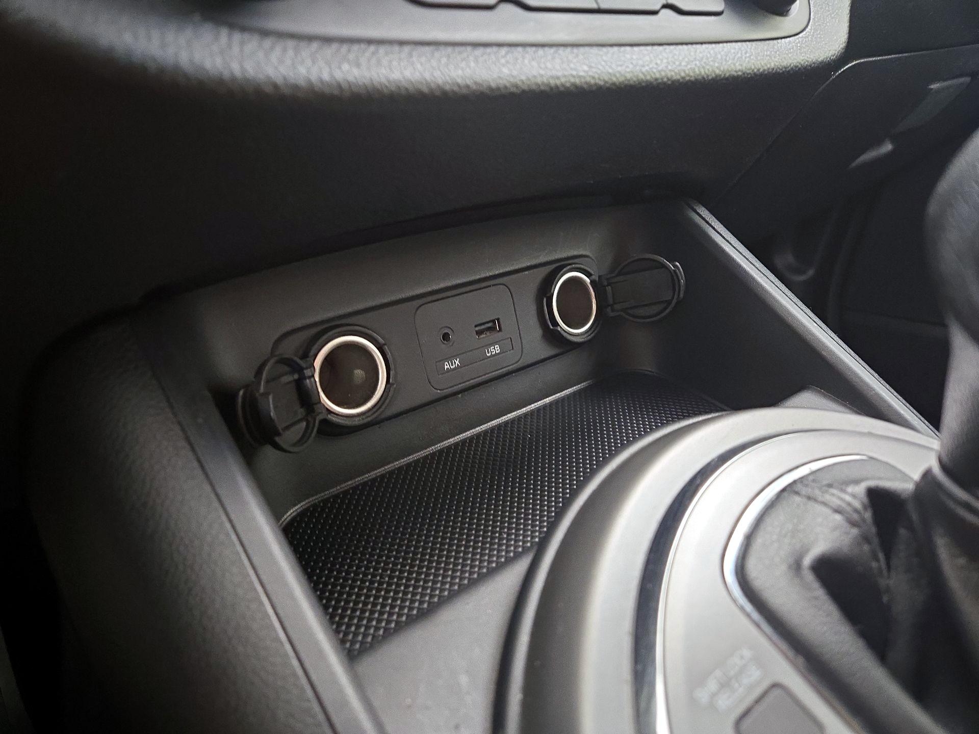 Thumbnail: 2014 Kia Sportage - 17