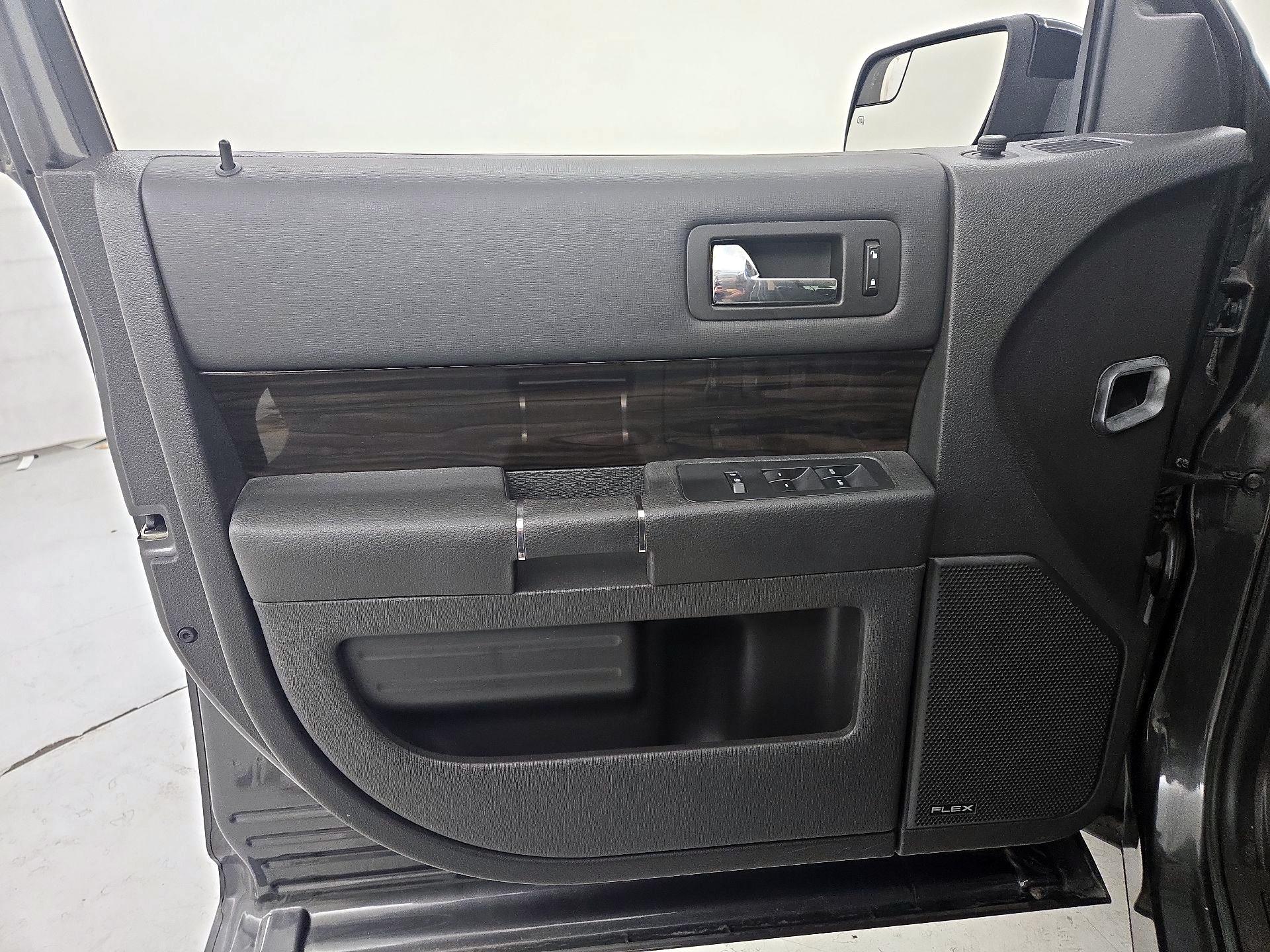 Thumbnail: 2015 Ford Flex - 12