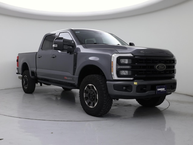 Gray 2024 Ford F-250 Super Duty Lariat Crew Cab 4WD Pickup Truck Four-Wheel Drive Automatic