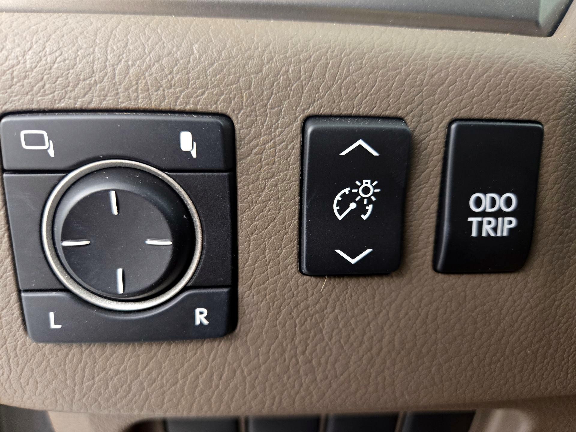 Thumbnail: 2017 Lexus GX - 13