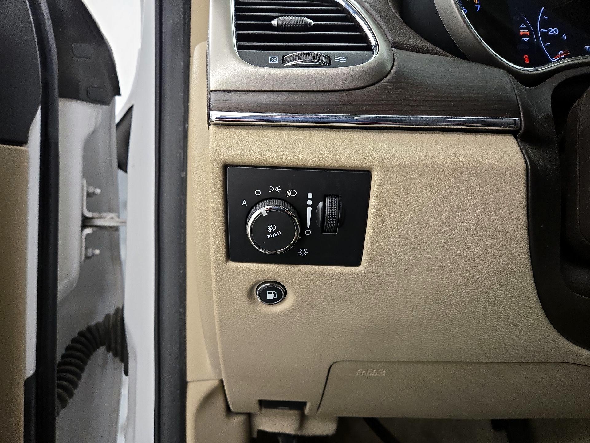 Thumbnail: 2015 Jeep Grand Cherokee - 13