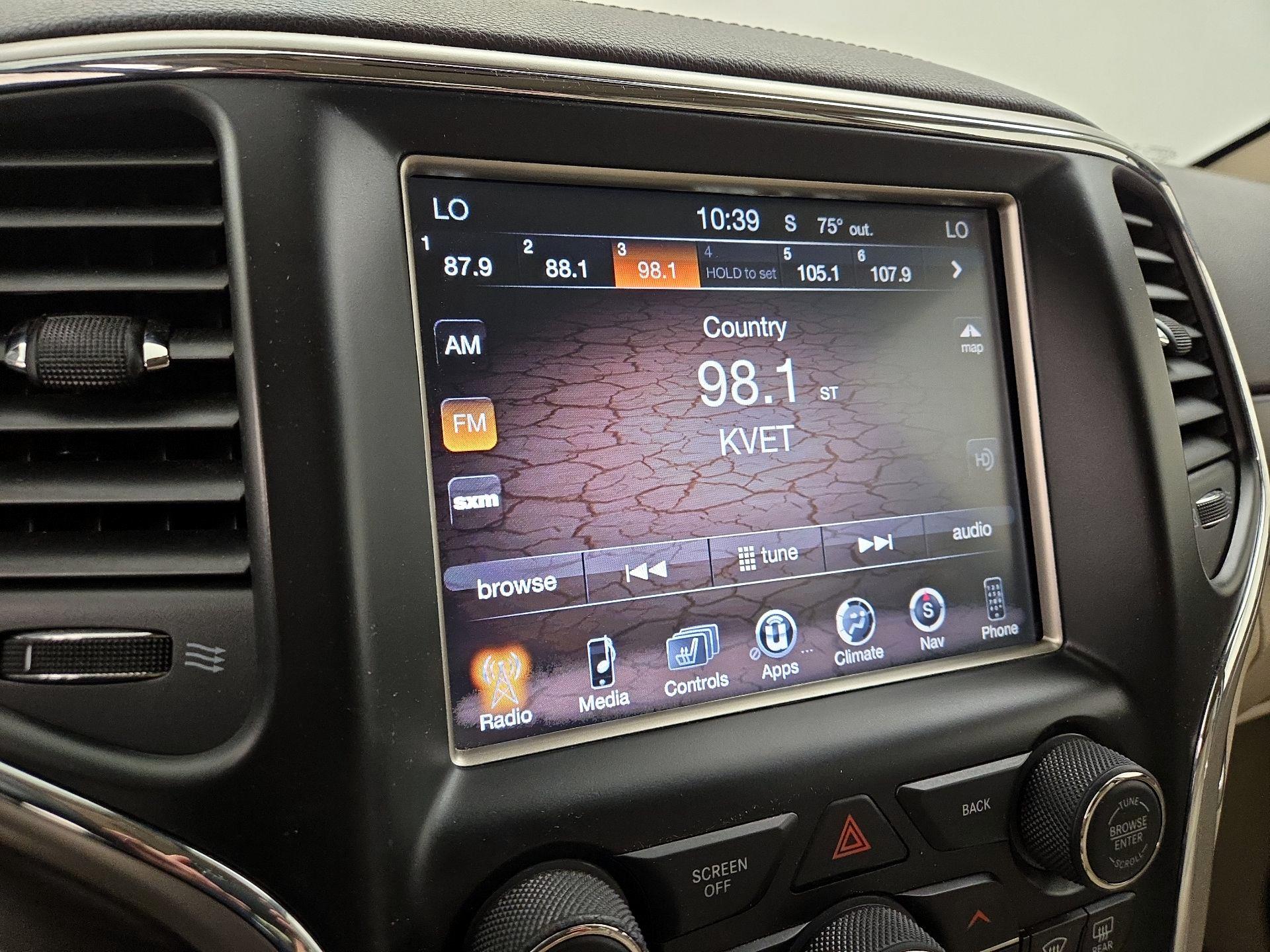 Thumbnail: 2015 Jeep Grand Cherokee - 15