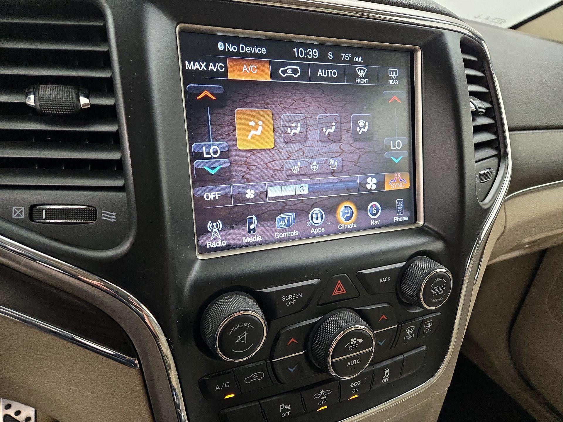 Thumbnail: 2015 Jeep Grand Cherokee - 16