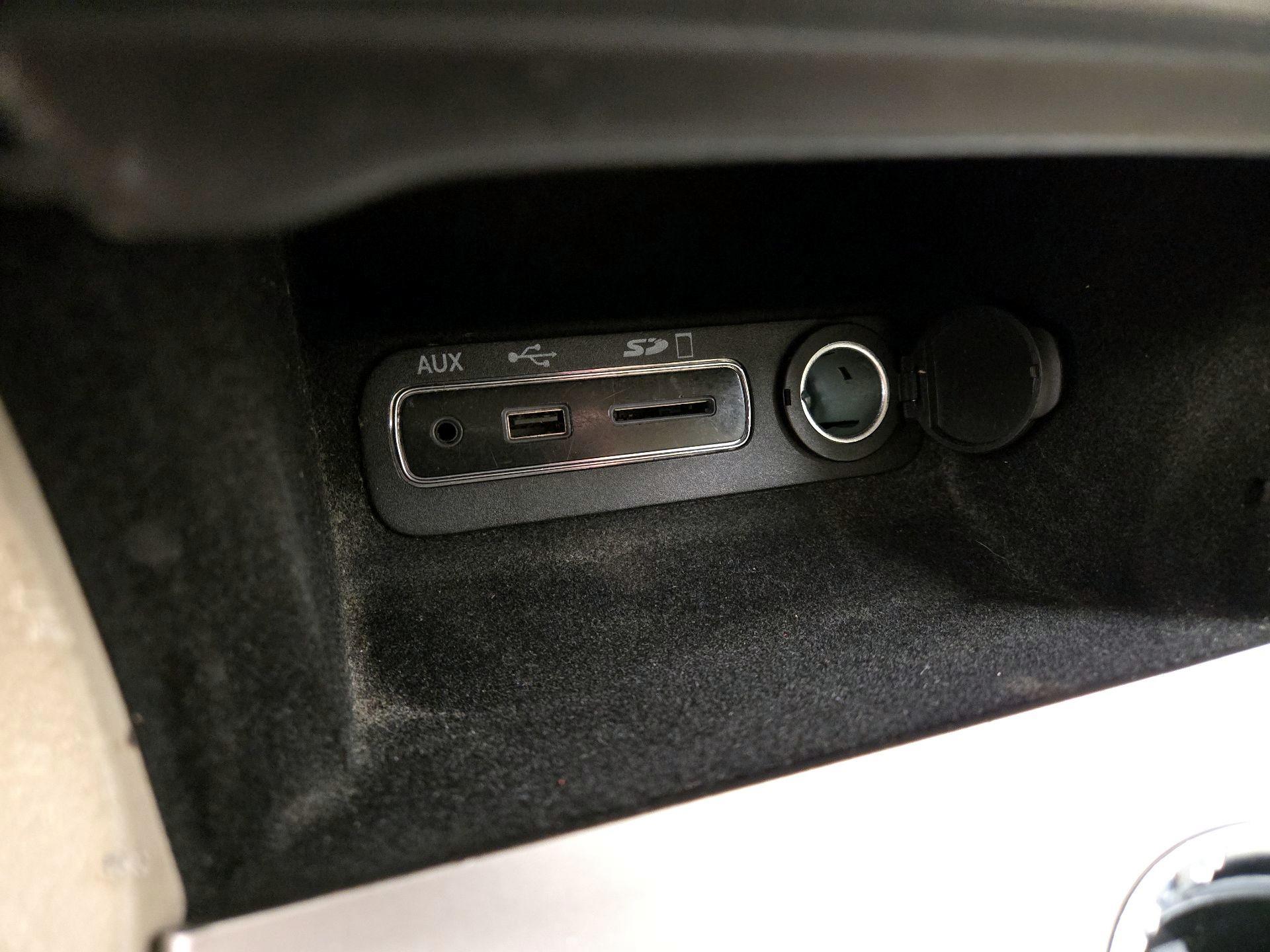 Thumbnail: 2015 Jeep Grand Cherokee - 18