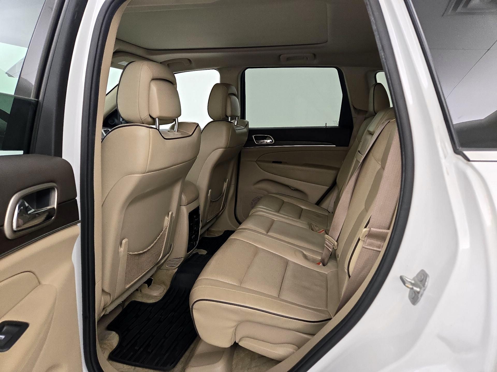 Thumbnail: 2015 Jeep Grand Cherokee - 20