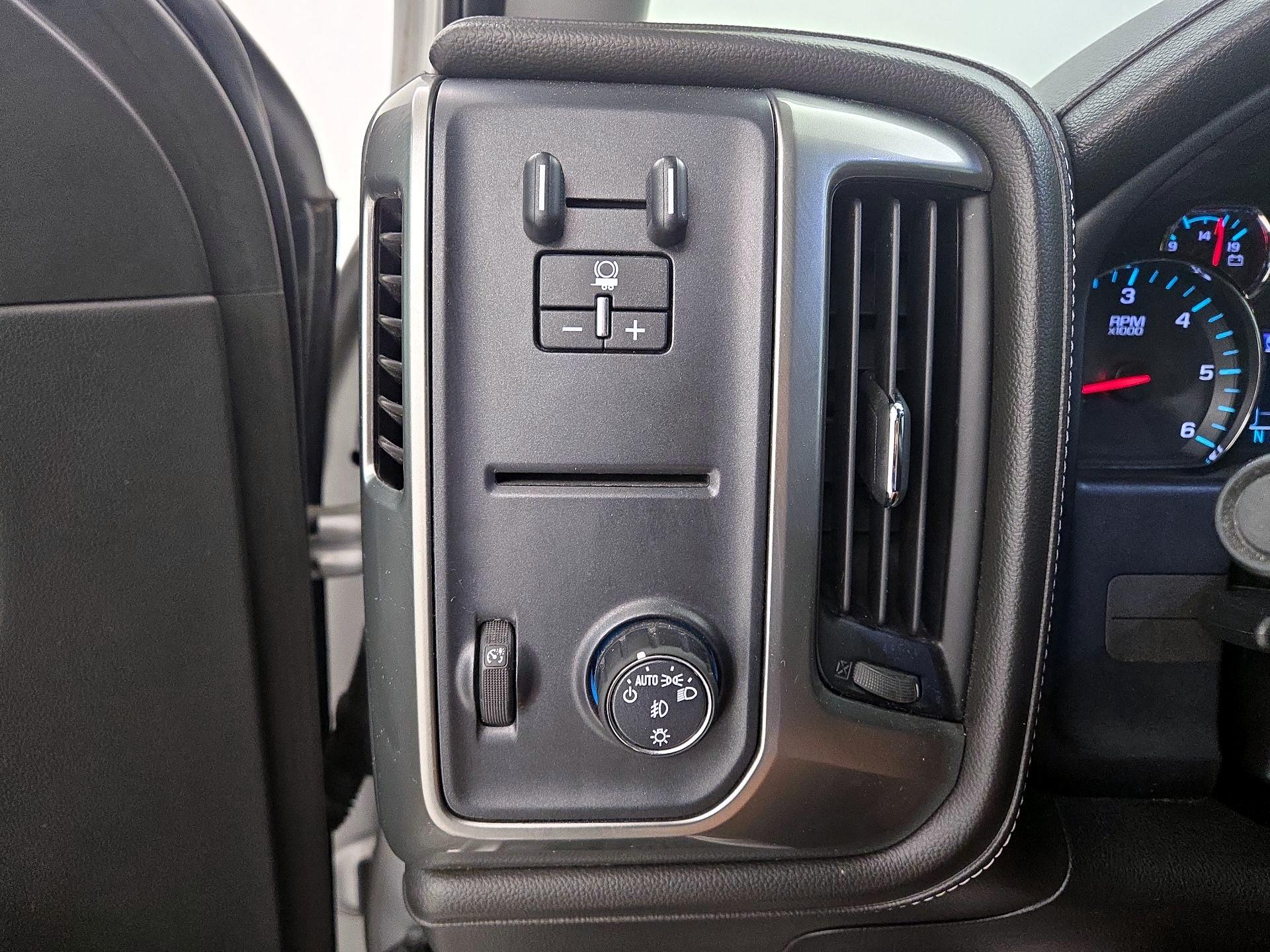 Thumbnail: 2018 Chevrolet Silverado 1500 - 13