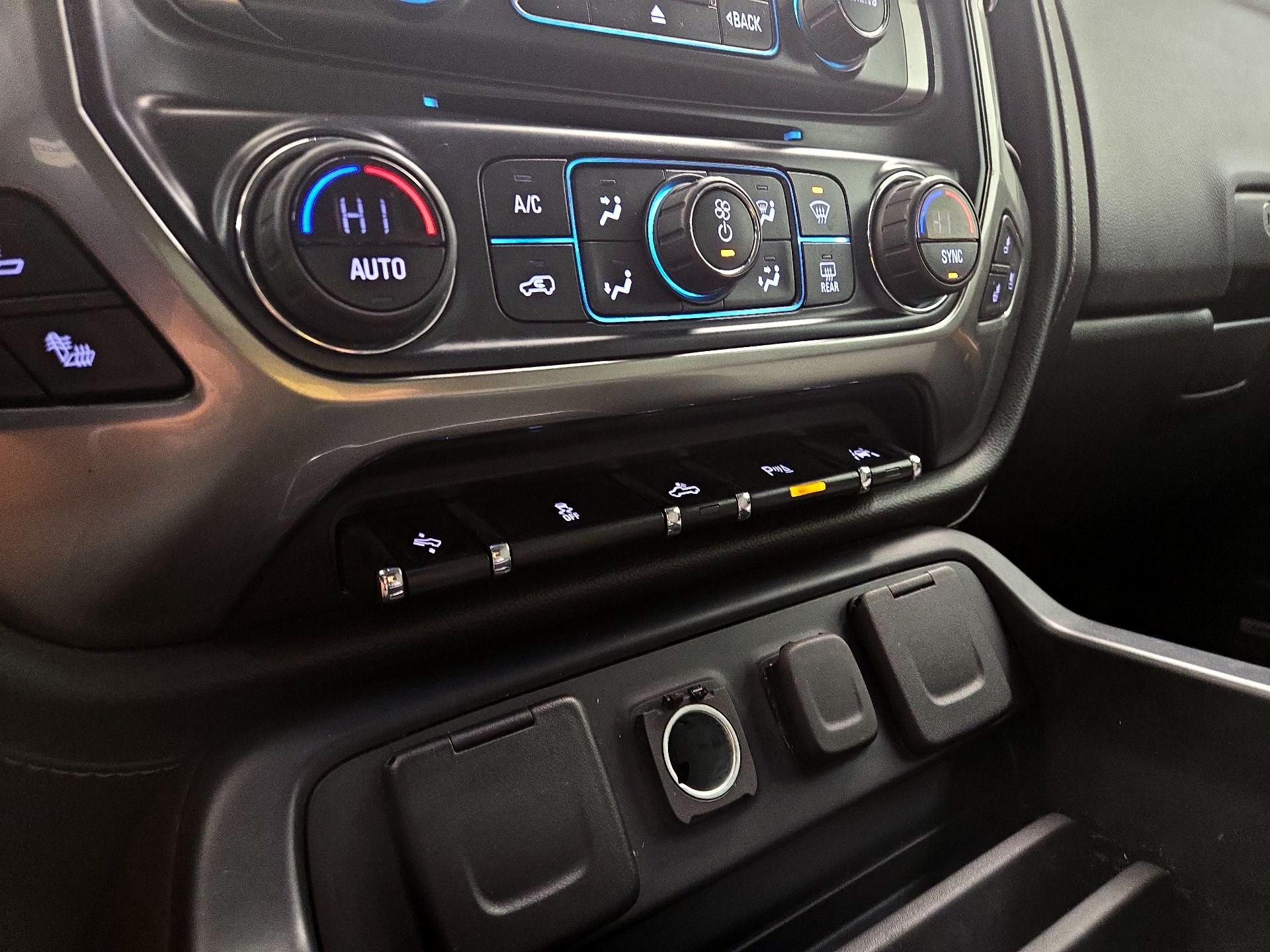 Thumbnail: 2018 Chevrolet Silverado 1500 - 17