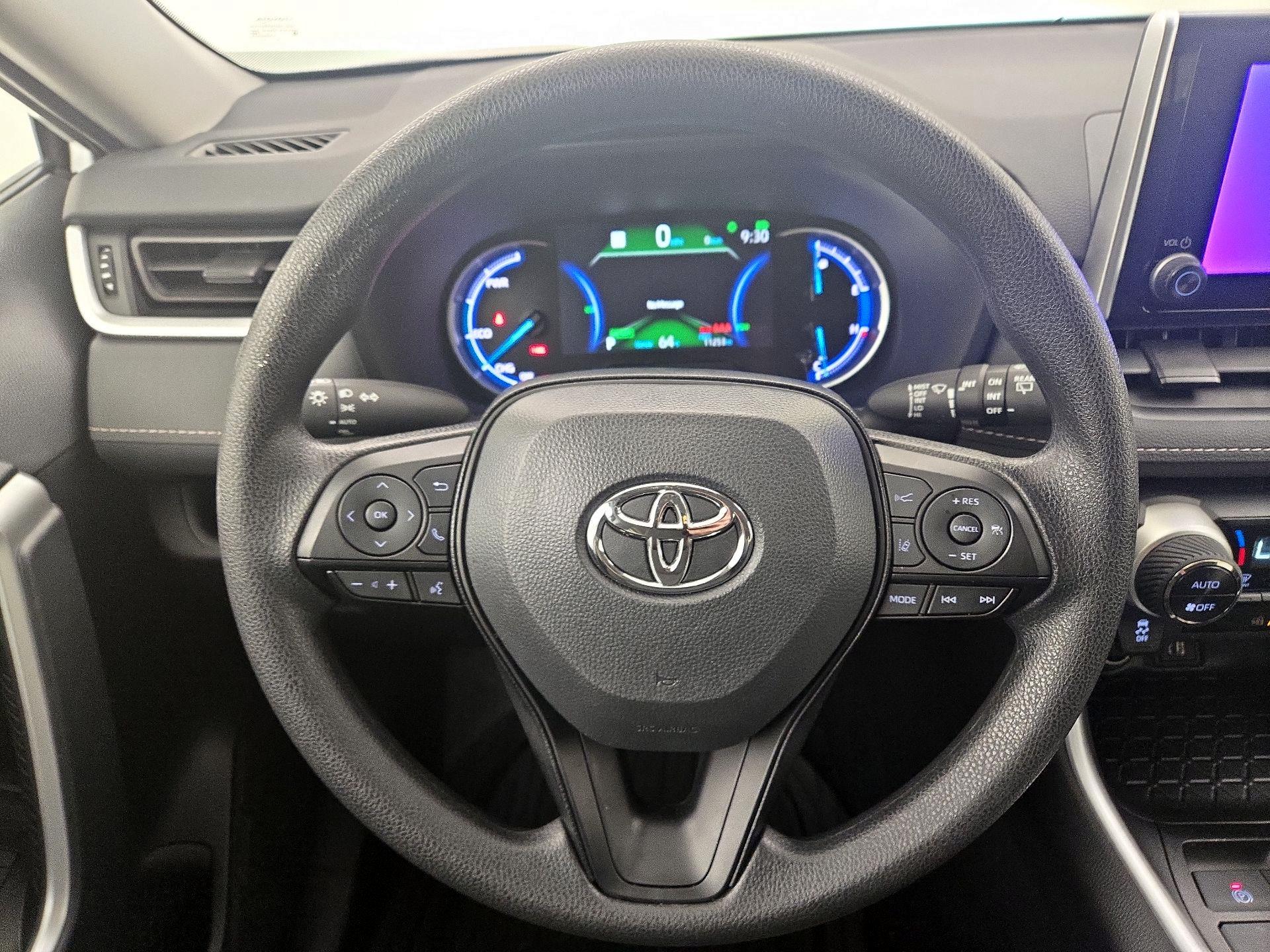 Thumbnail: 2025 Toyota RAV4 - 10