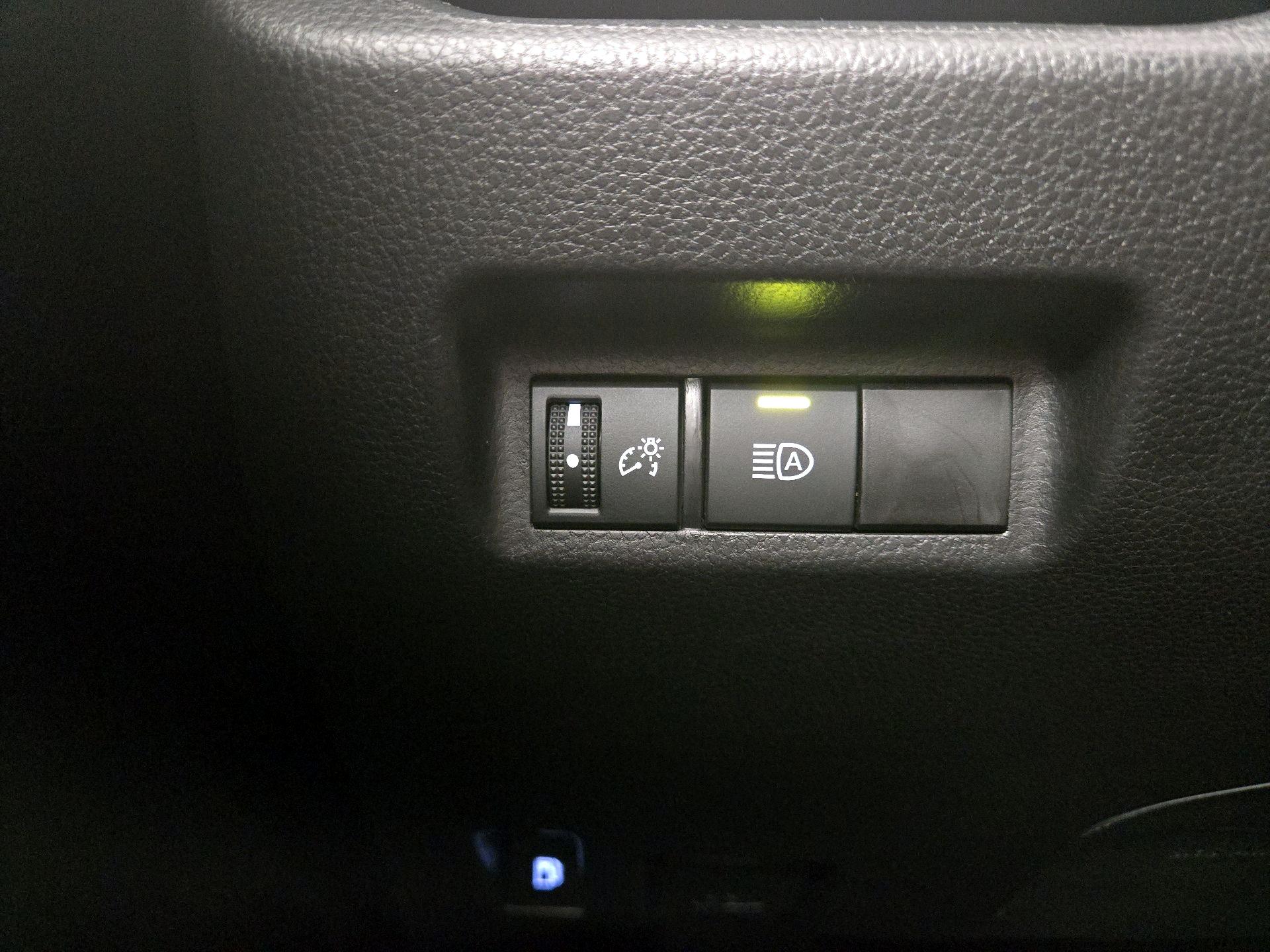 Thumbnail: 2025 Toyota RAV4 - 13