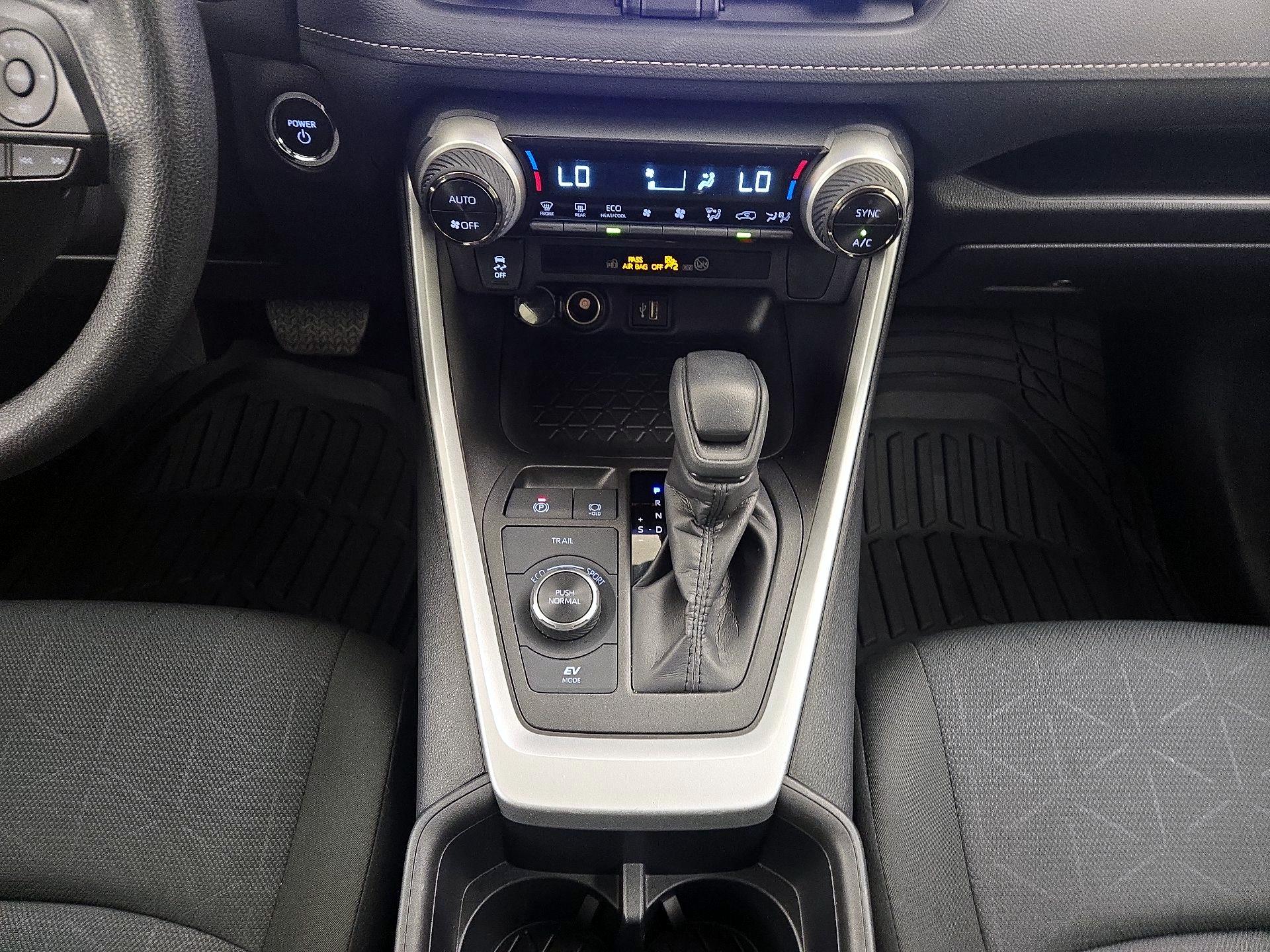 Thumbnail: 2025 Toyota RAV4 - 17