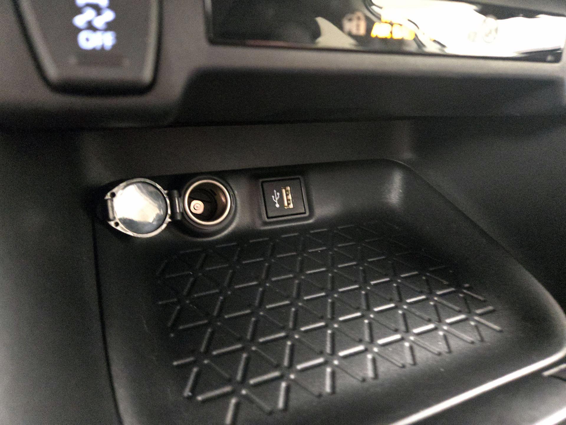 Thumbnail: 2025 Toyota RAV4 - 18