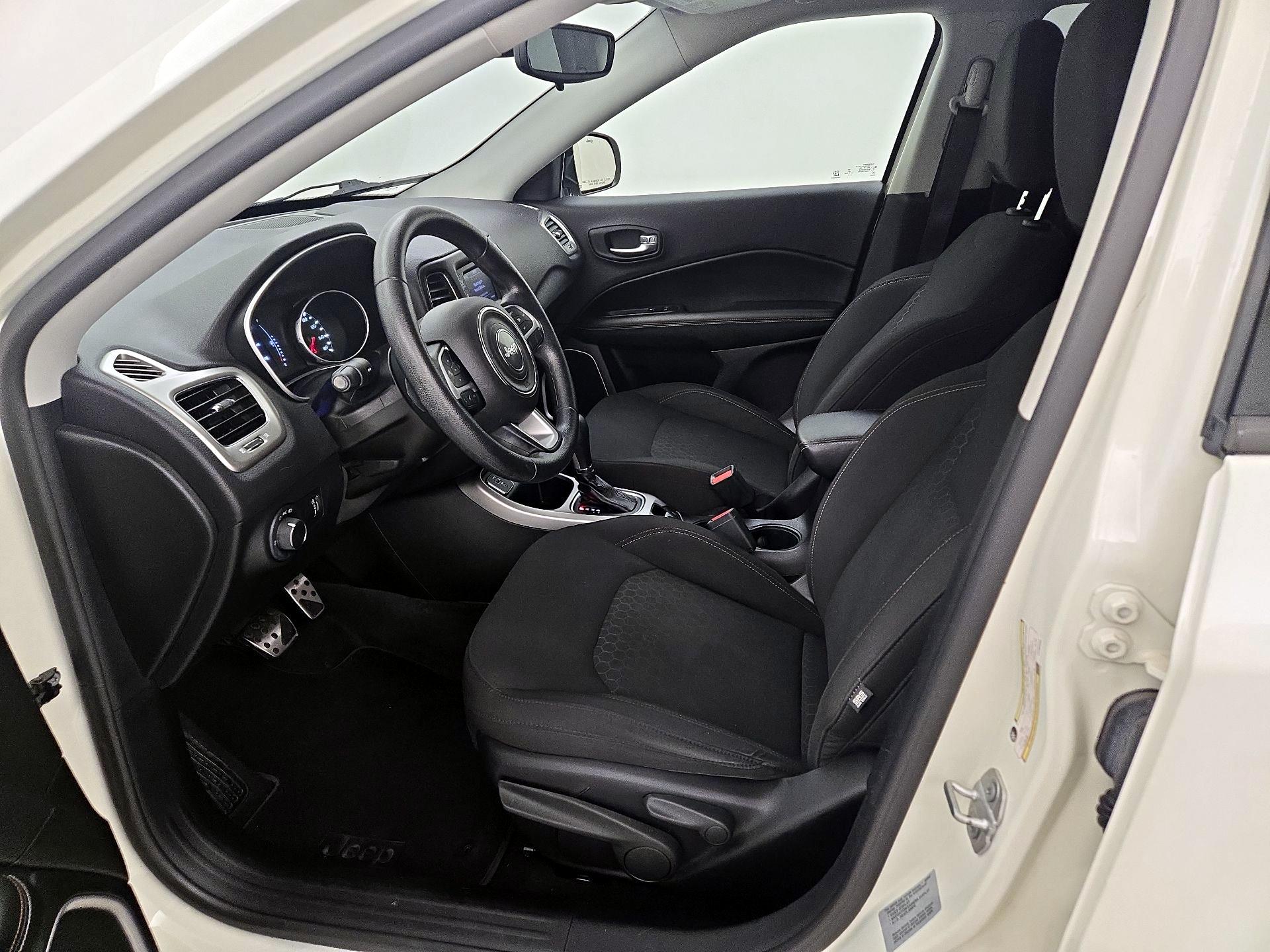 Thumbnail: 2018 Jeep Compass - 11