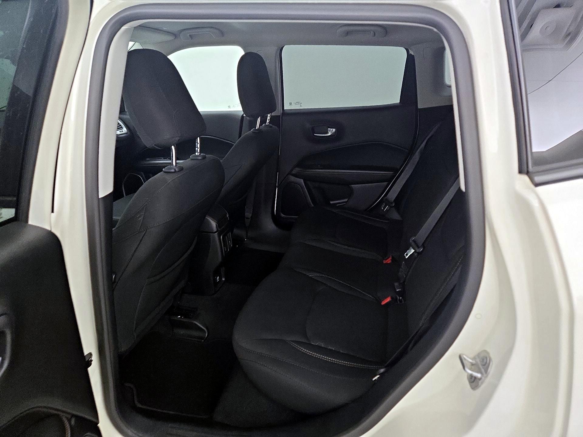 Thumbnail: 2018 Jeep Compass - 19