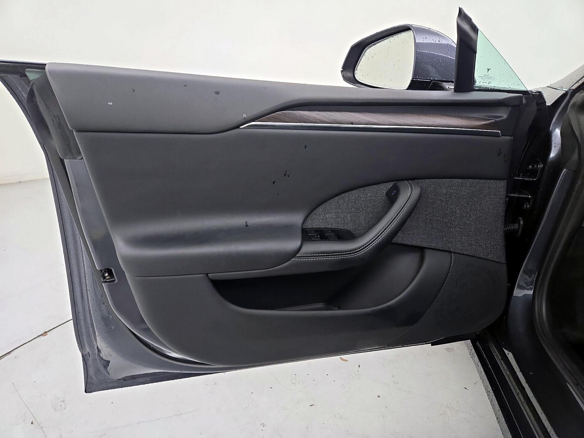 Thumbnail: 2023 Tesla Model S - 12