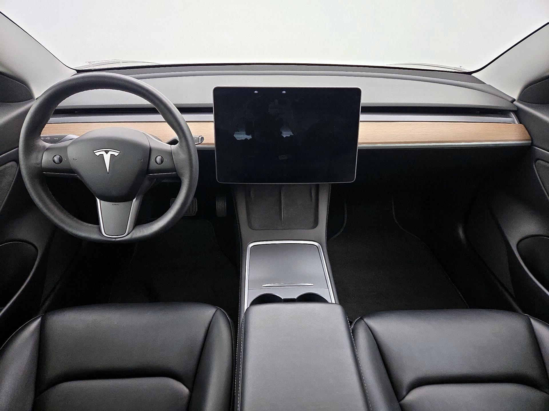 Thumbnail: 2021 Tesla Model 3 - 9