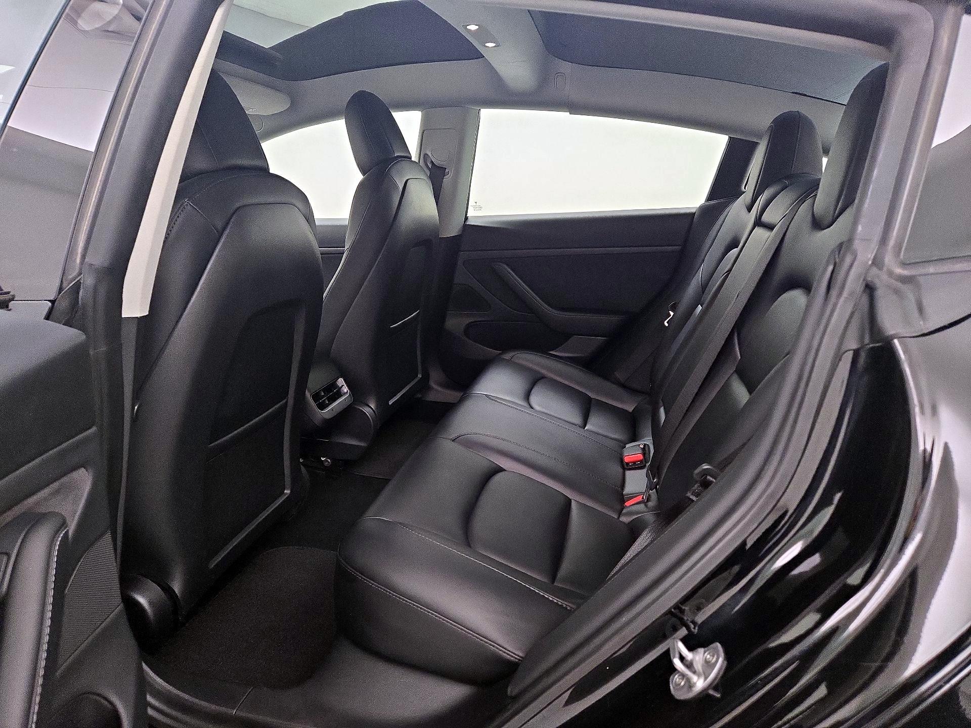 Thumbnail: 2021 Tesla Model 3 - 19