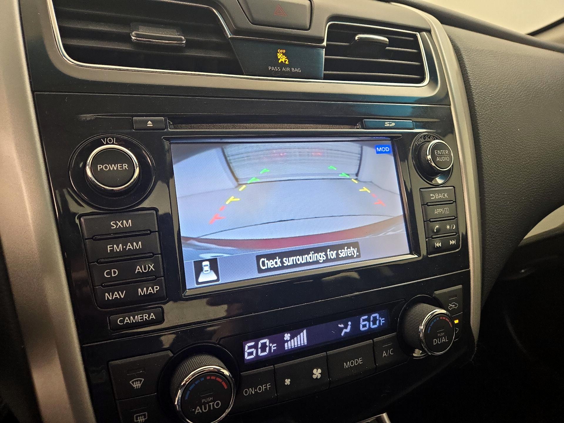 Thumbnail: 2015 Nissan Altima - 15