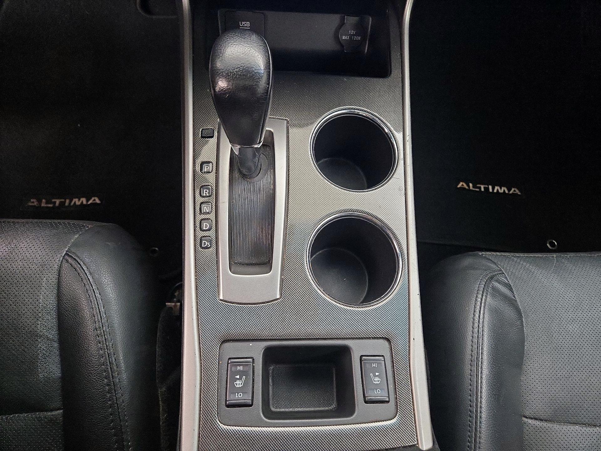 Thumbnail: 2015 Nissan Altima - 18