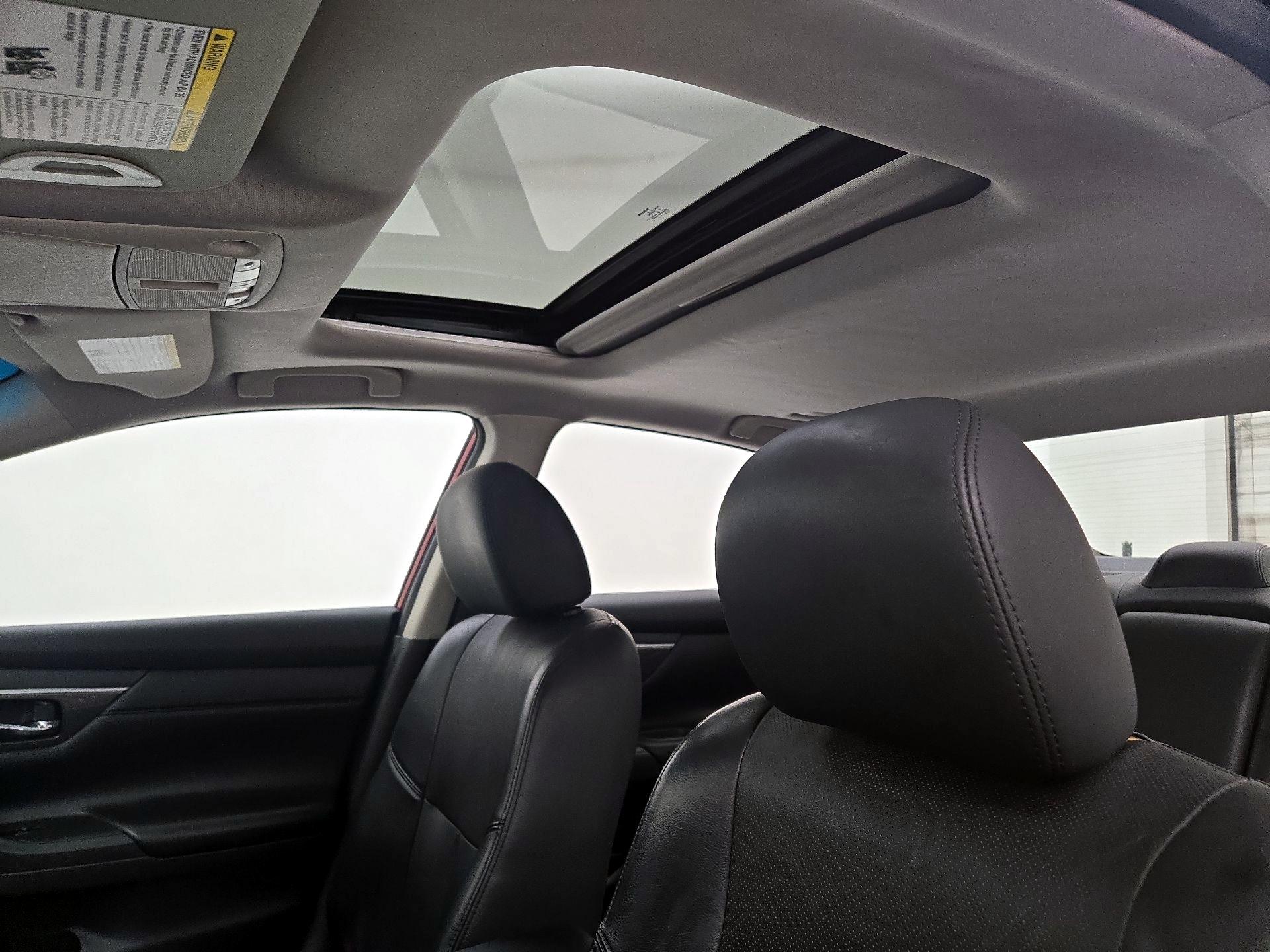 Thumbnail: 2015 Nissan Altima - 20