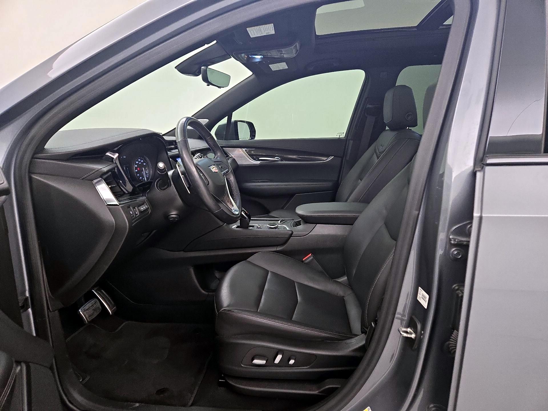 Thumbnail: 2022 Cadillac XT6 - 11