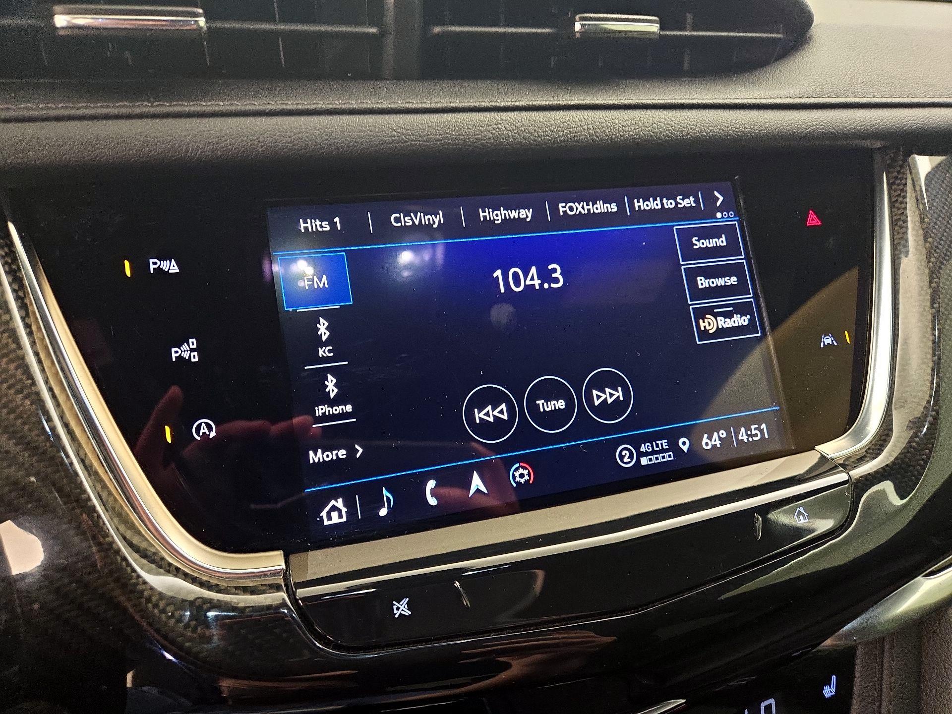Thumbnail: 2022 Cadillac XT6 - 16