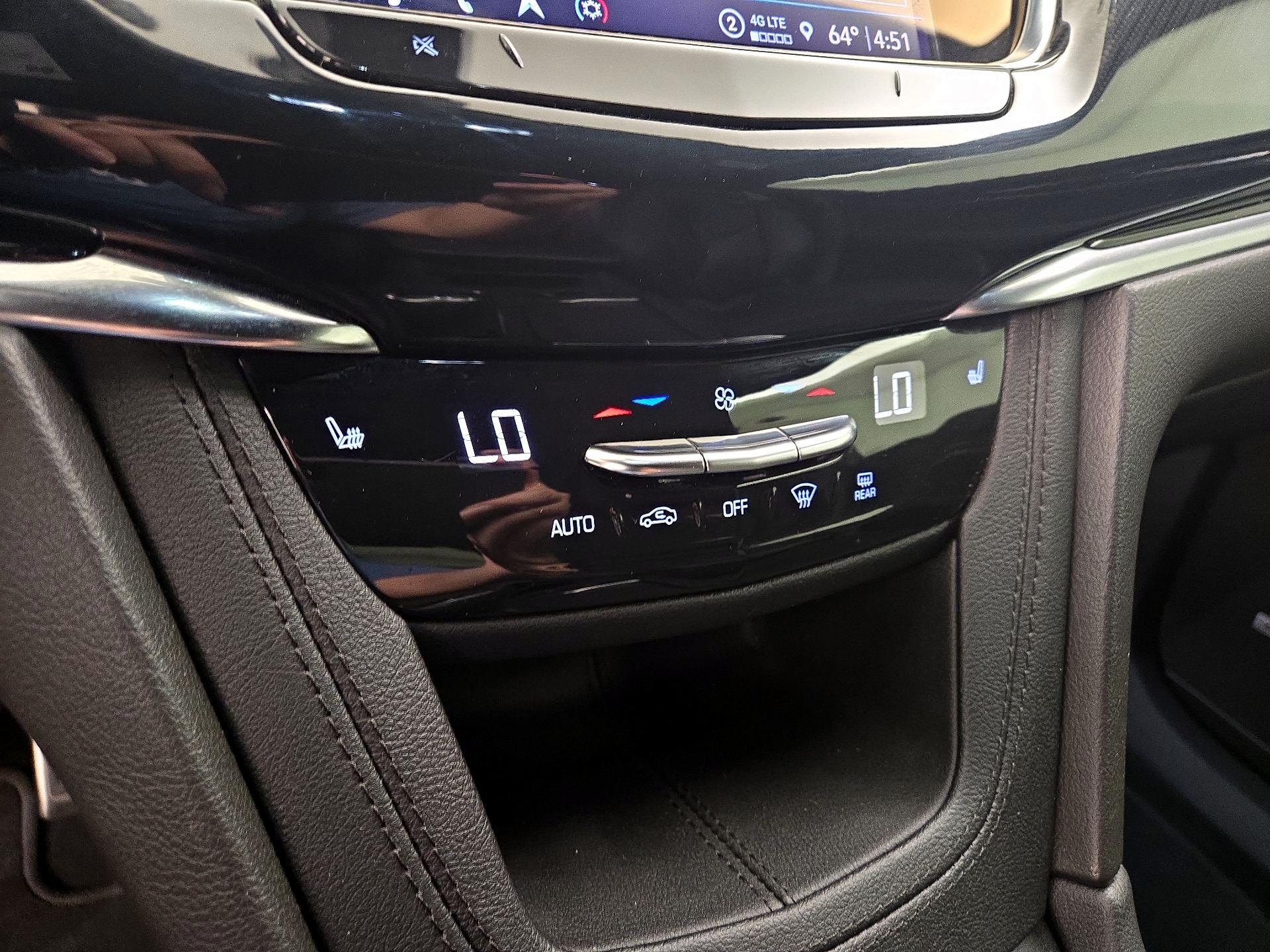 Thumbnail: 2022 Cadillac XT6 - 17
