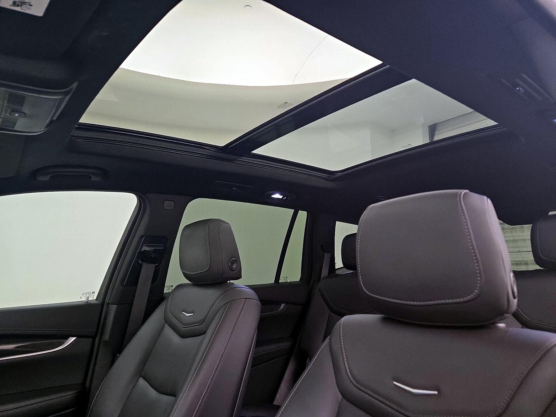 Thumbnail: 2022 Cadillac XT6 - 20