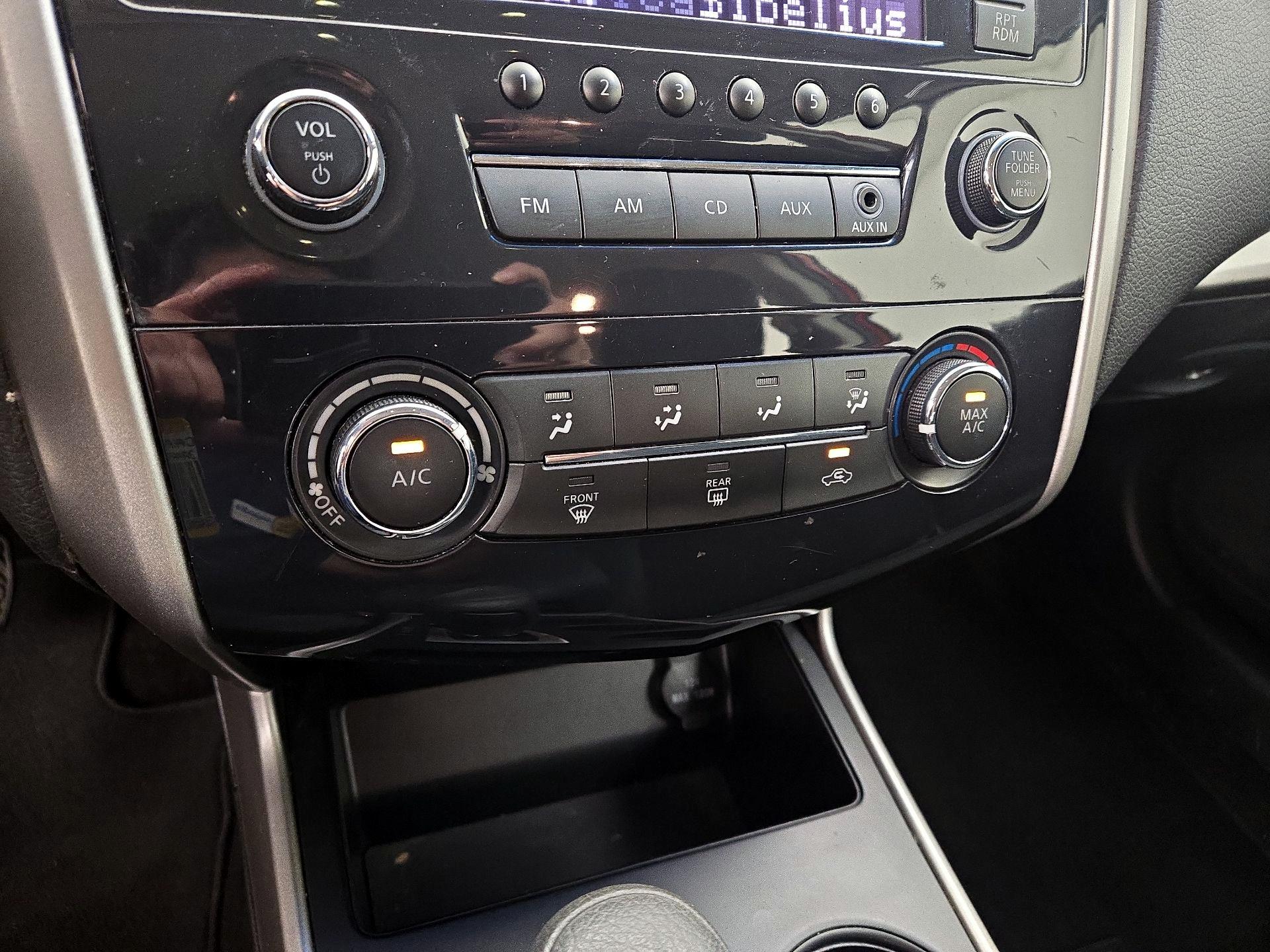 Thumbnail: 2015 Nissan Altima - 15