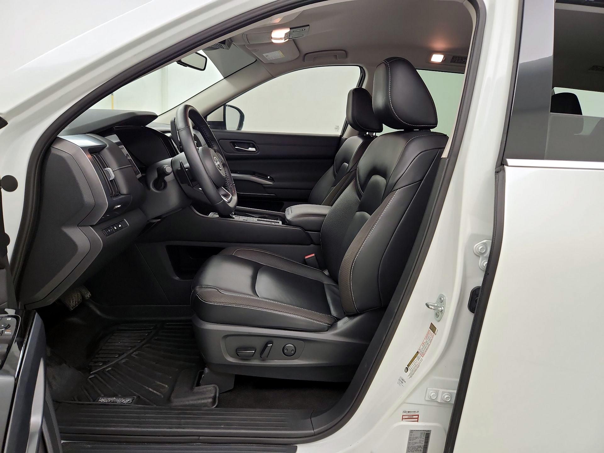 Thumbnail: 2024 Nissan Pathfinder - 11