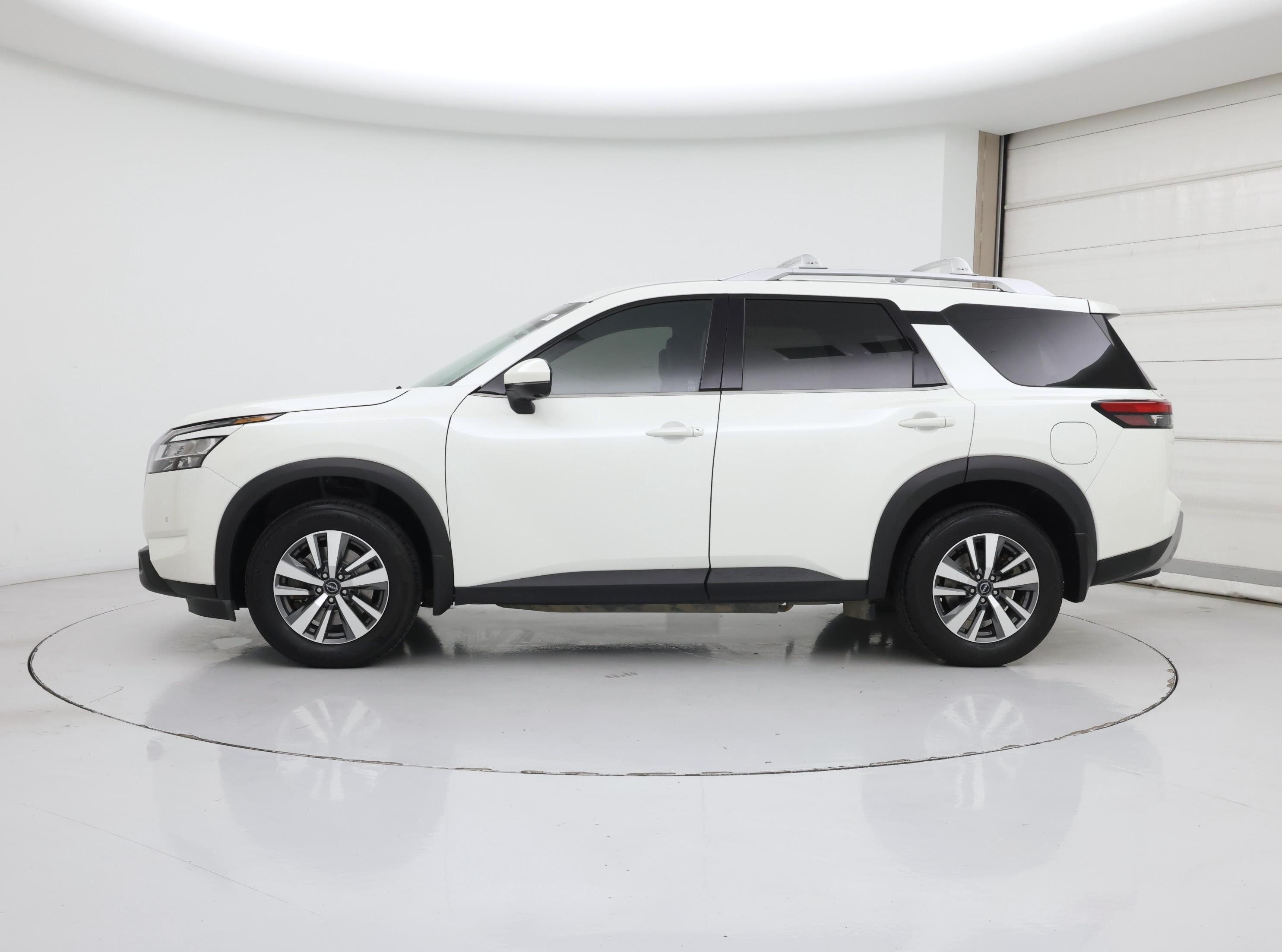 Thumbnail: 2024 Nissan Pathfinder - 3