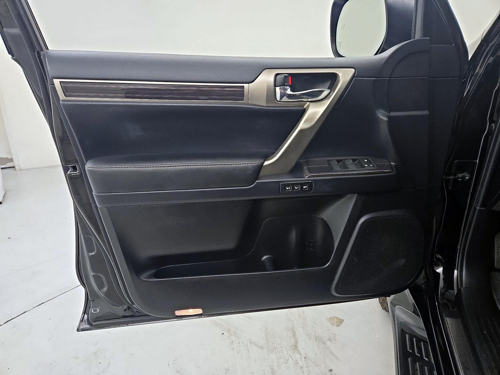 Thumbnail: 2021 Lexus GX - 12