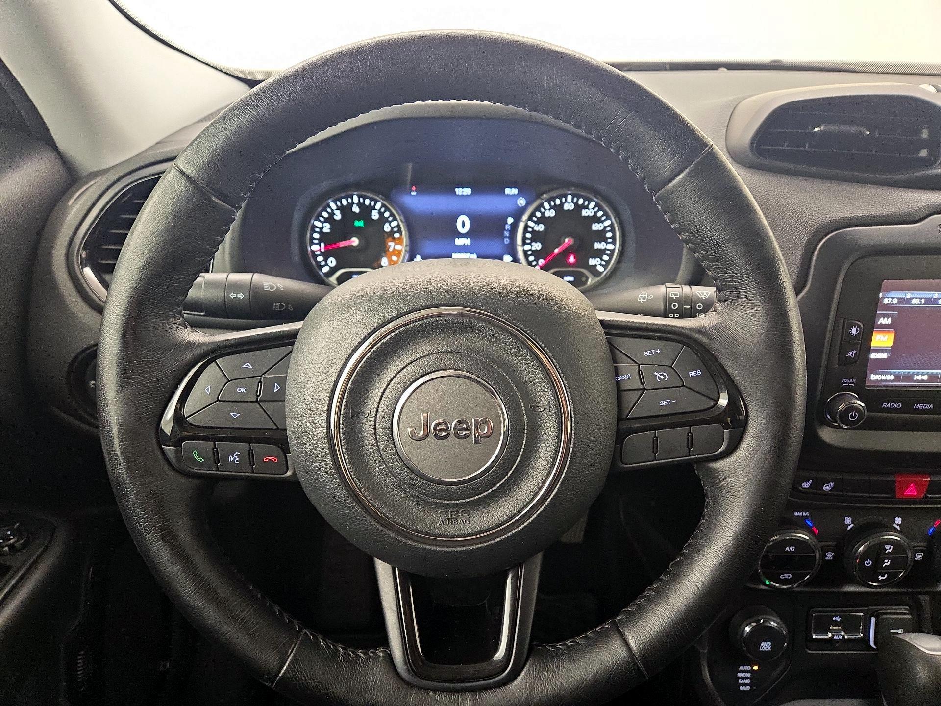 Thumbnail: 2017 Jeep Renegade - 10