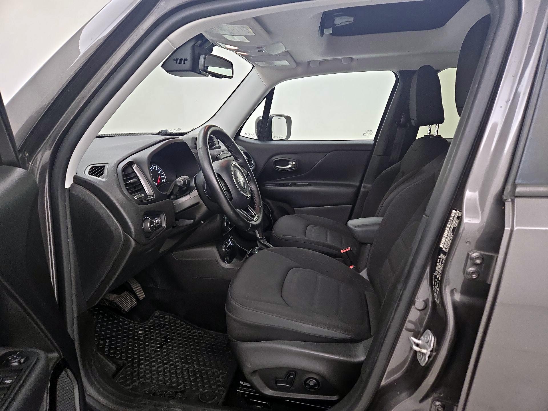 Thumbnail: 2017 Jeep Renegade - 11